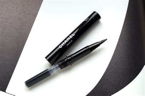 chanel signature eyeliner review